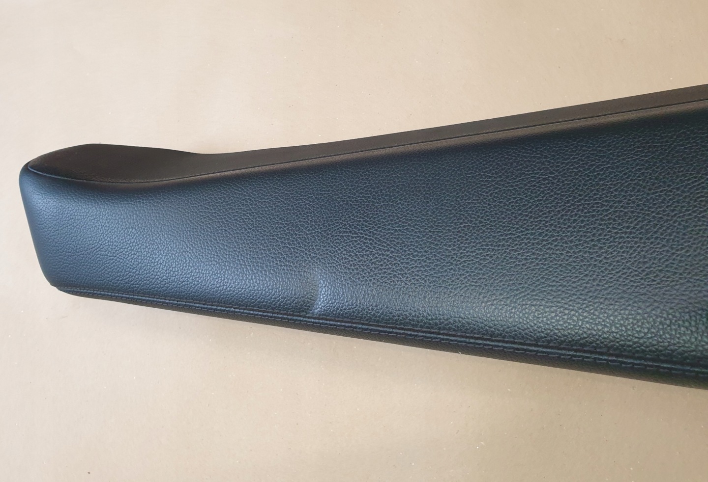 side OPARCIE KANAPY right rear MERCEDES E W211 OE leather black