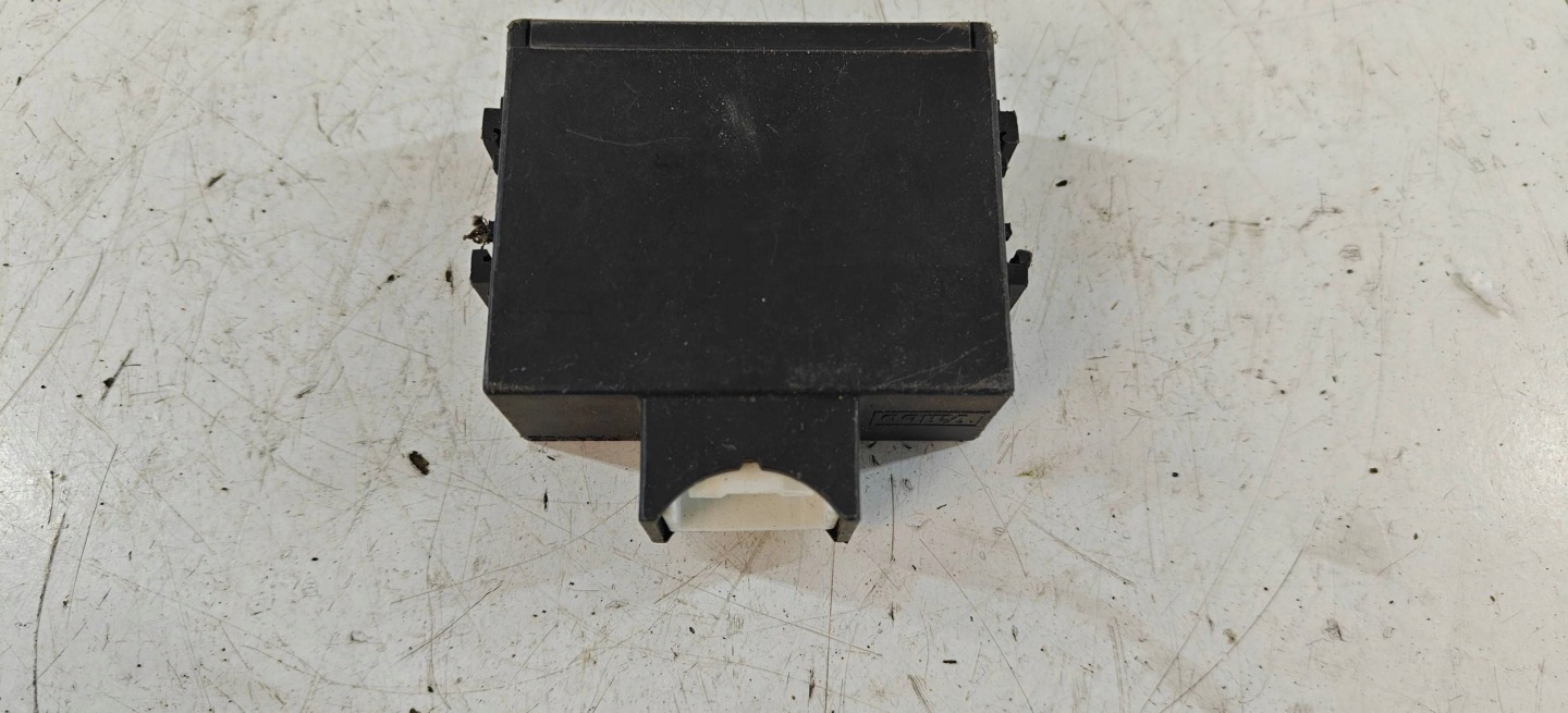 Toyota Avensis T25 89780-05040 module control unit immobilizera immo