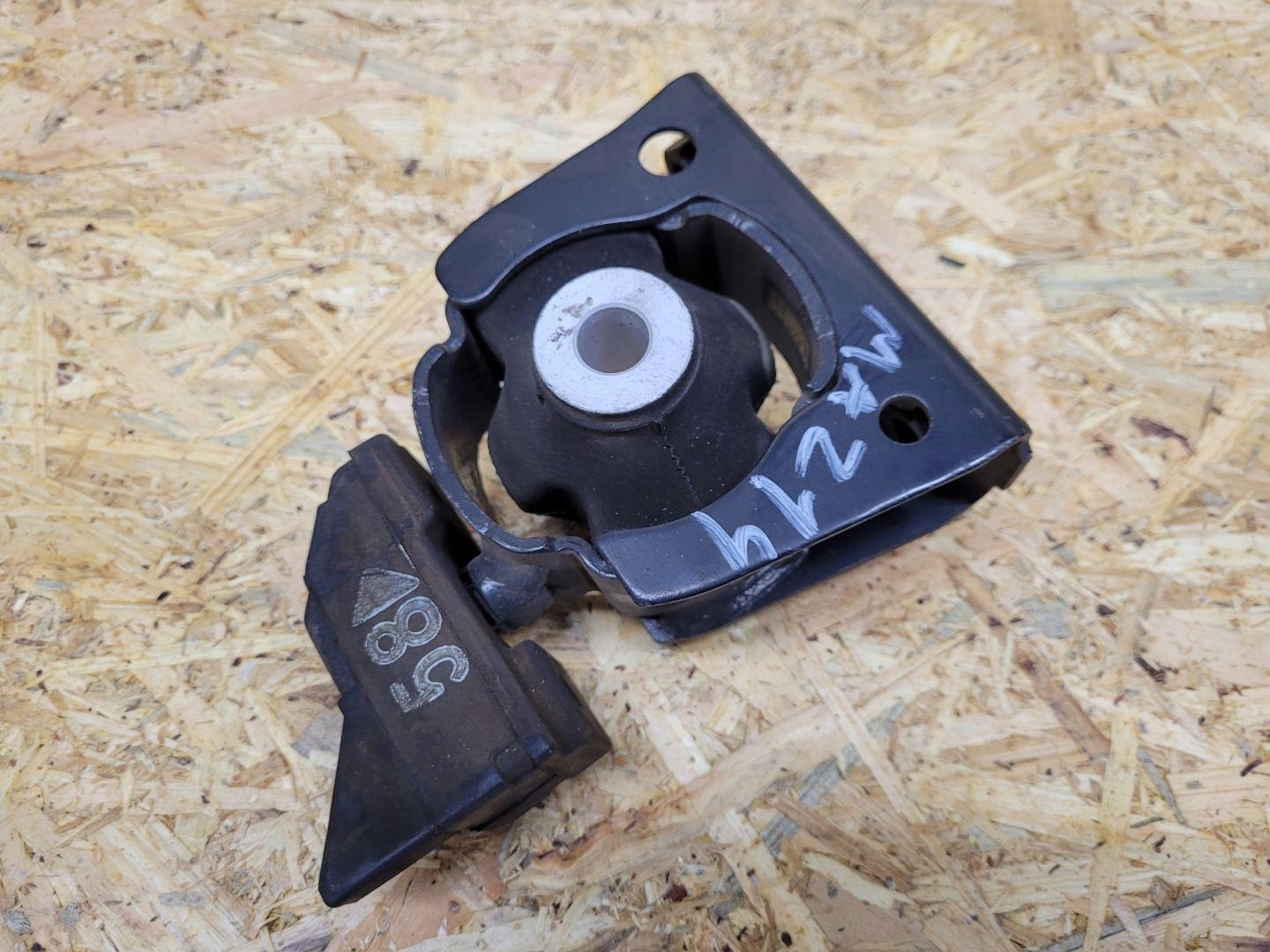 engine mount Toyota Prius 3 XW30 2010
