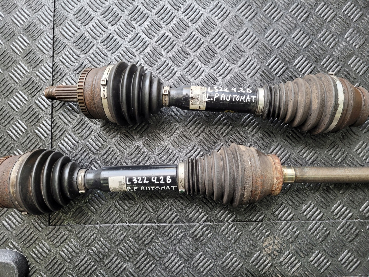 semi-axis front left right 4.2 RANGE ROVER III L322