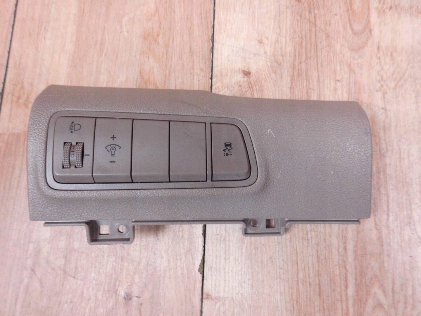 Hyundai Tucson III 2019 circuit breaker ESP switch panel button