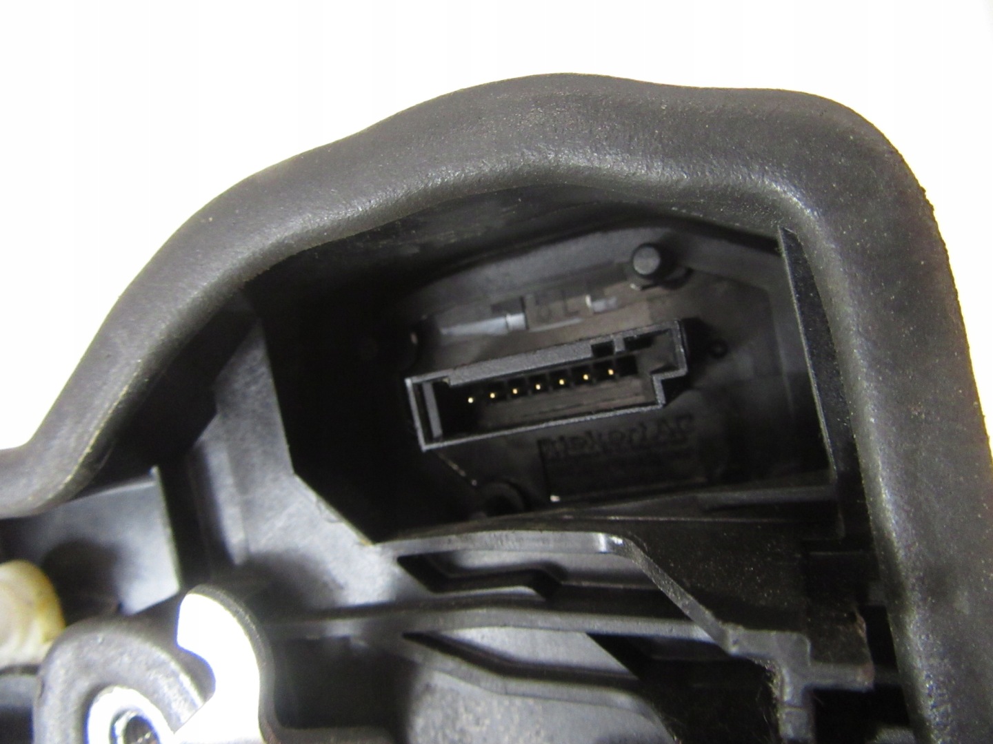 lock left front BMW e60 e61 e65 e70 e83 e84 e90 e91 F01 F10 F22 F25 EU