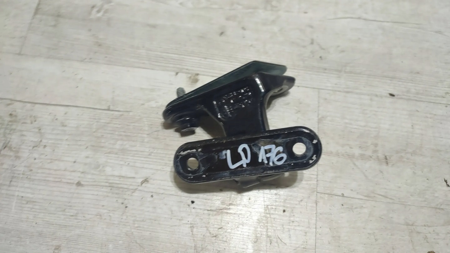 Mercedes-Benz A-classa W176 17r. 1.5cdi front side left hinge