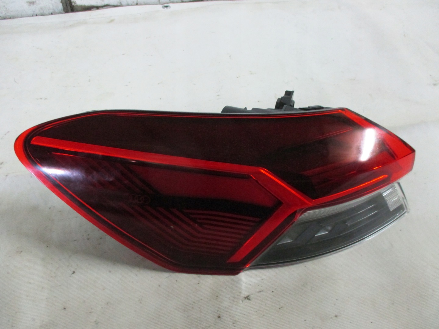 light left rear part Audi Q4 E-TRON LED 89A945091
