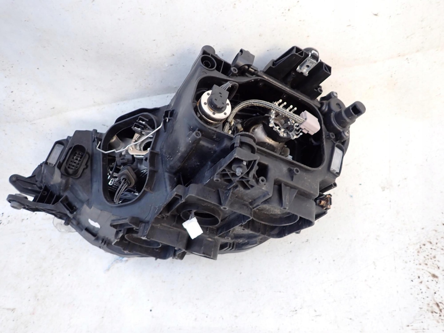 VW GOLF SPORTSVAN 14-18 light front front right