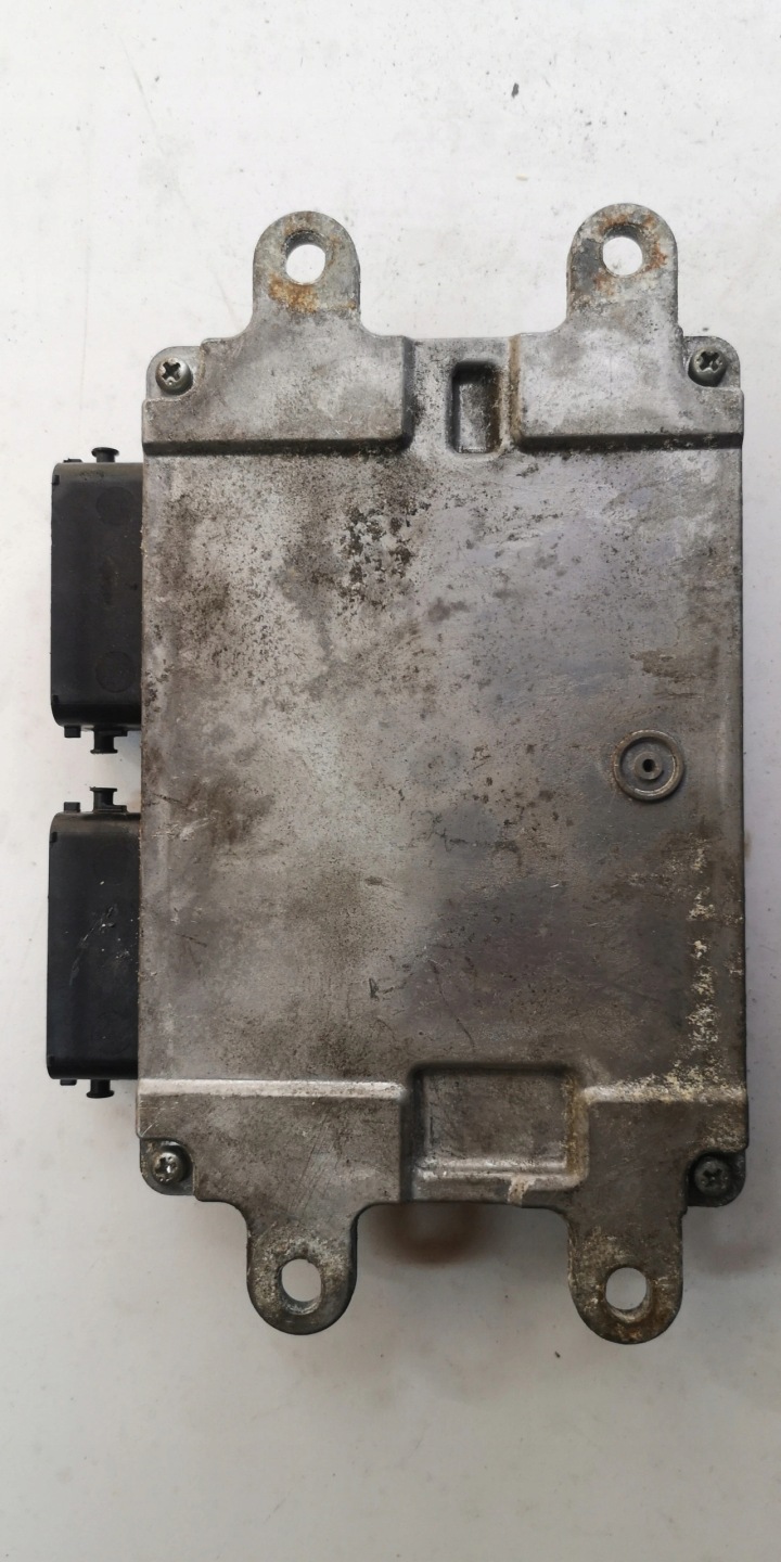 MAZDA 5 ECU computer E6T57773H2 LF5W 18 881C