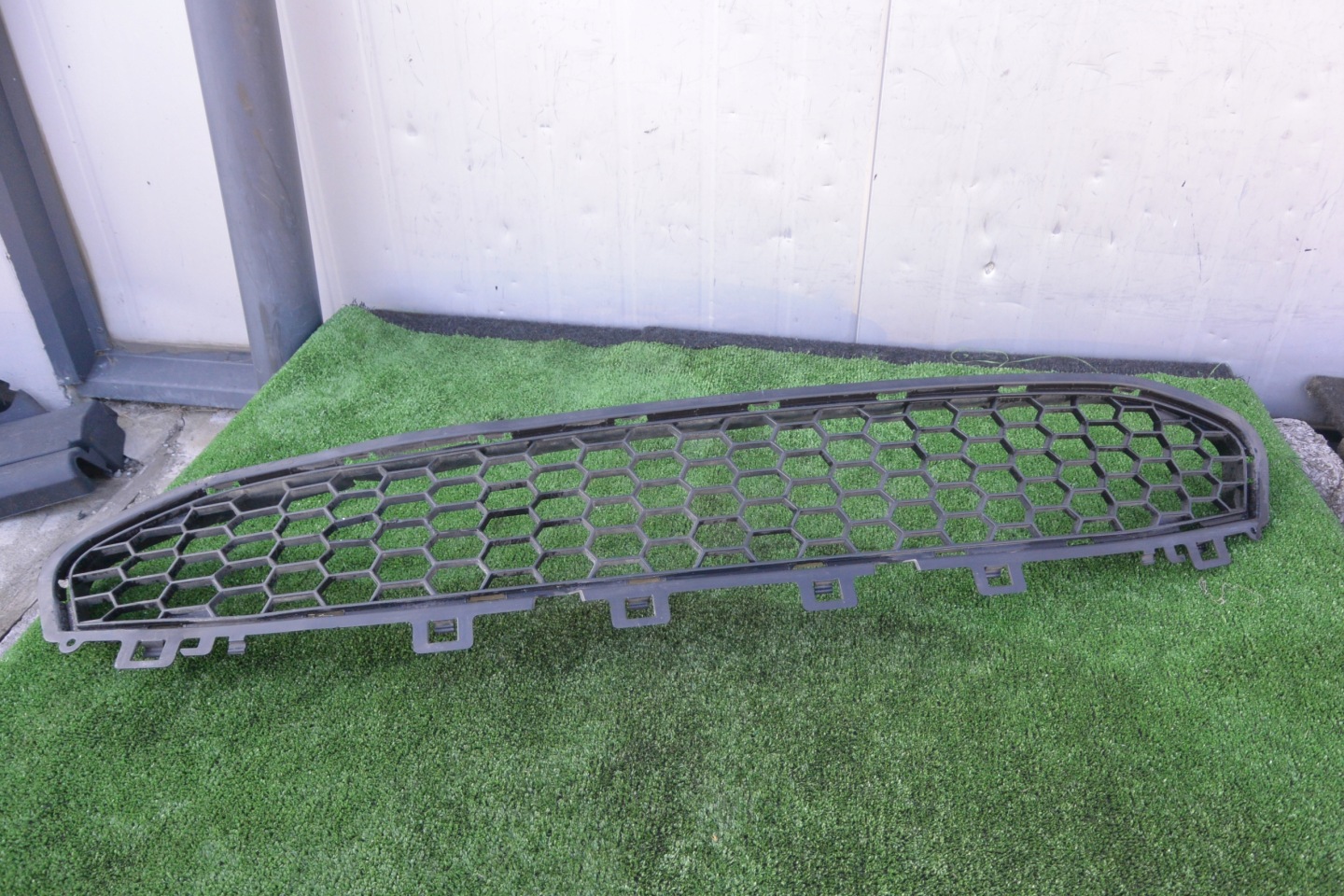 grid of a bumper central lower front BMW X5M F85