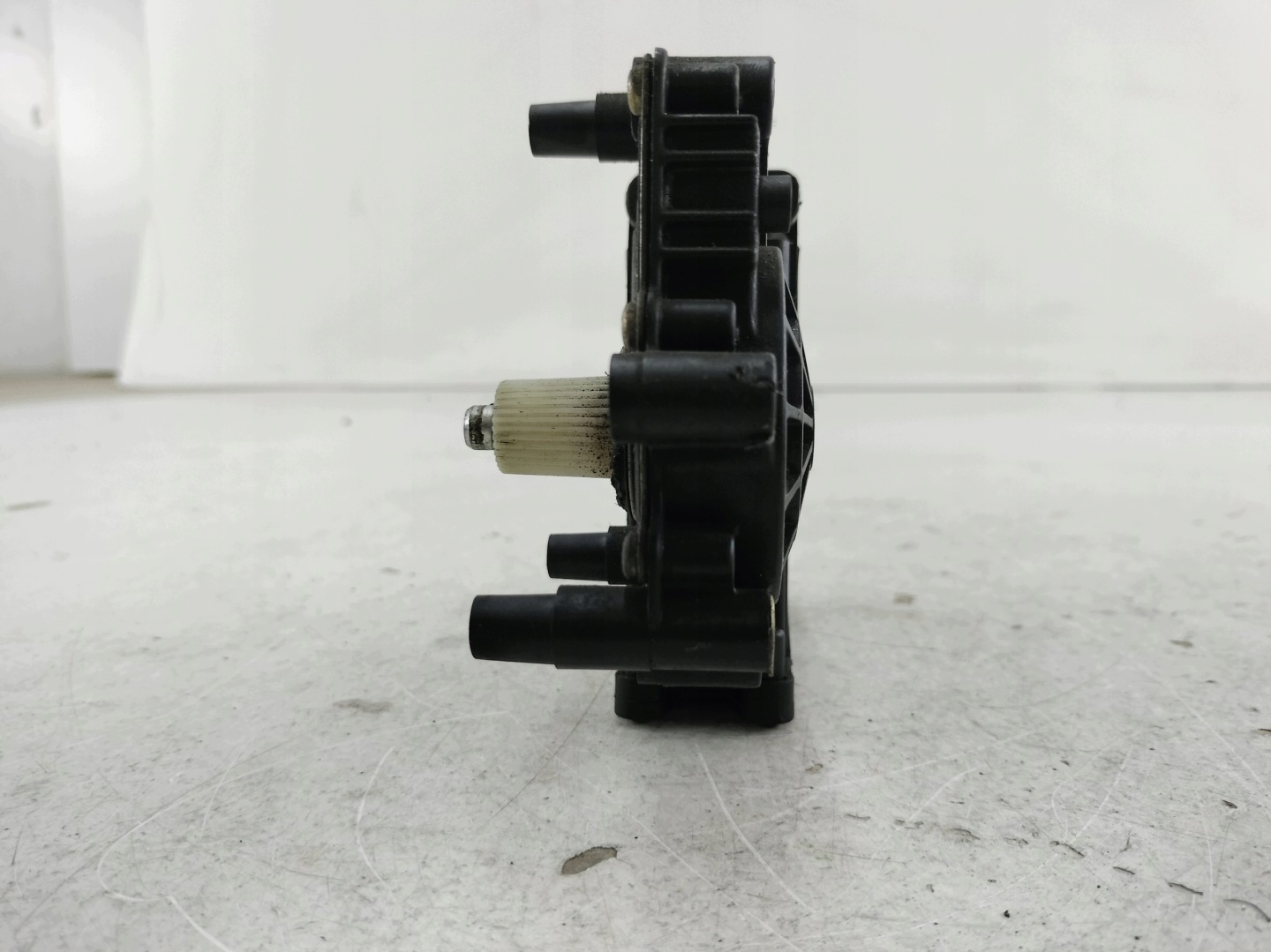 mini motor of the window right front AUDI A4 B5 114184101