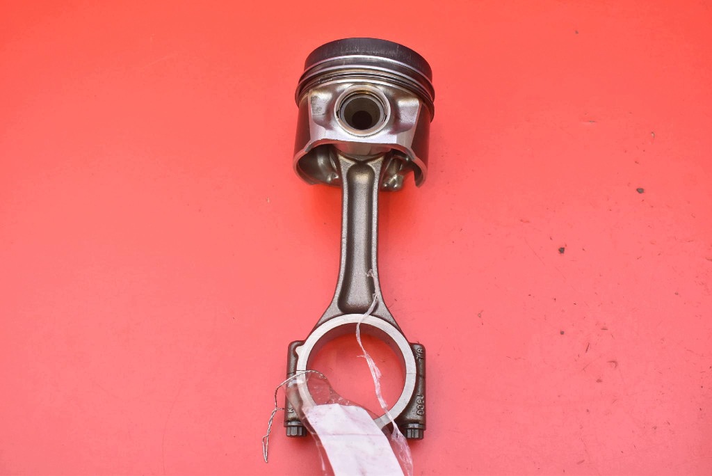 piston bielle 81L97A12 VW PASSAT B7 2.0 TDI 140 KM 10-15