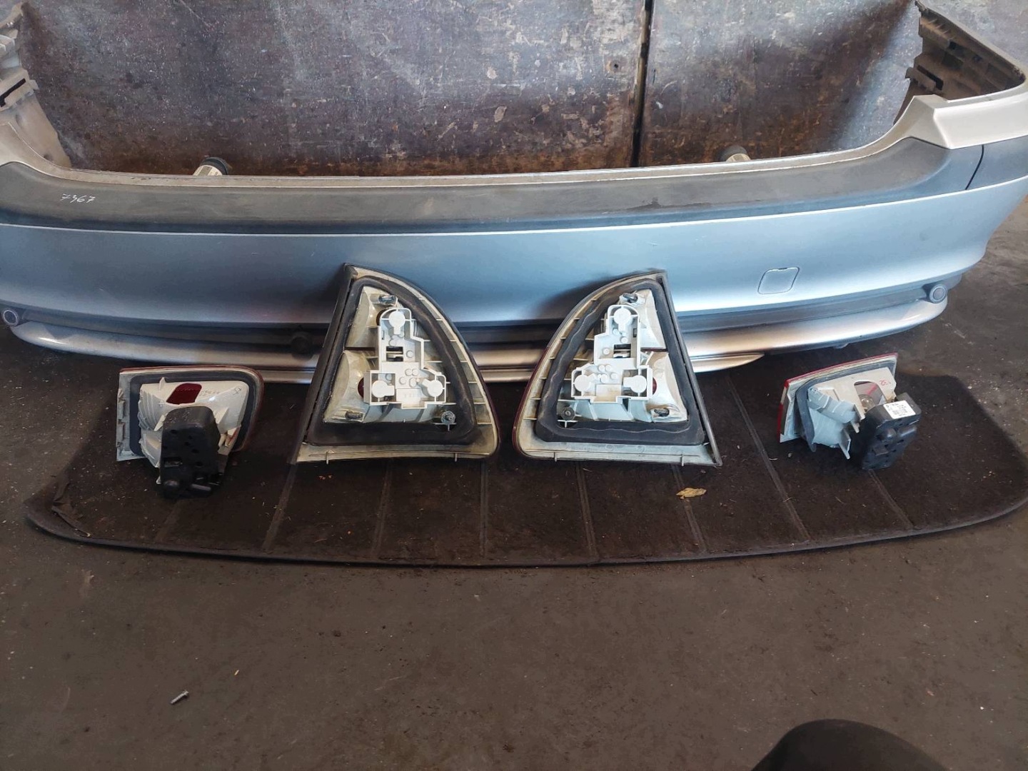 stoßstange heck + leuchte BMW E46 LIFT 320D 354/7 TITANSILBER METALLIC