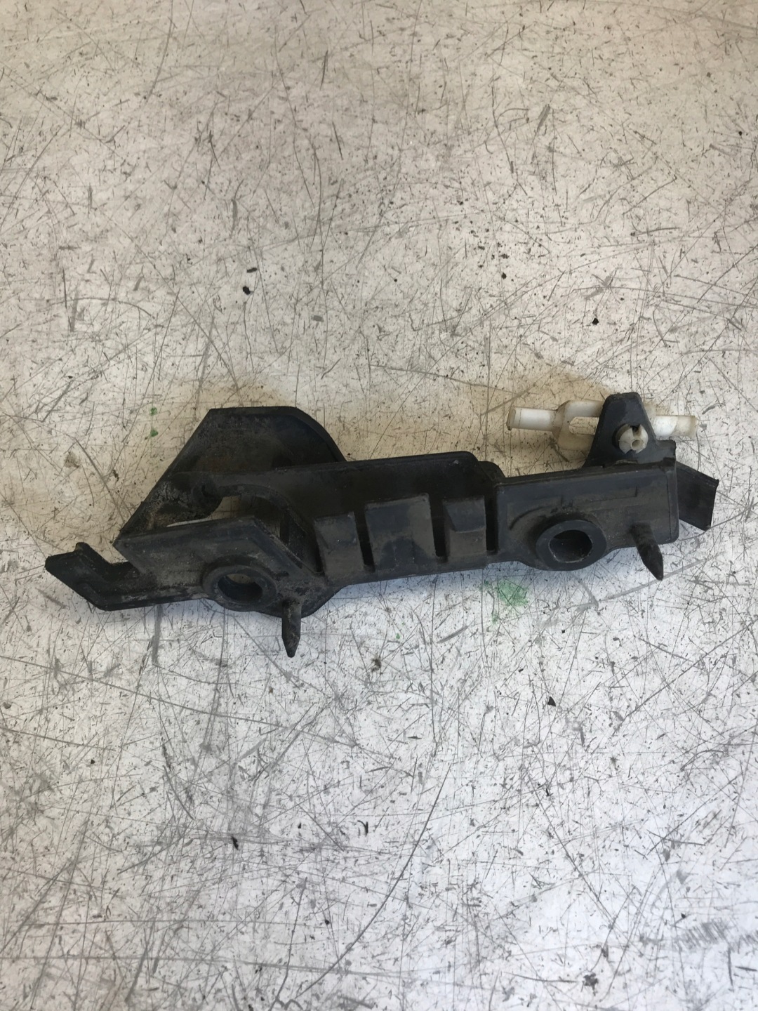 bumper bracket left front AUDI A4 B8 8K0807283