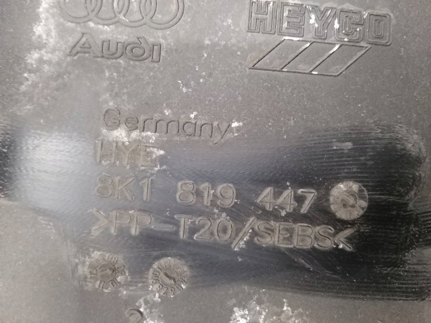 AUDI A4 B8 A5 8T 08R- torpedo complete 8K1819447