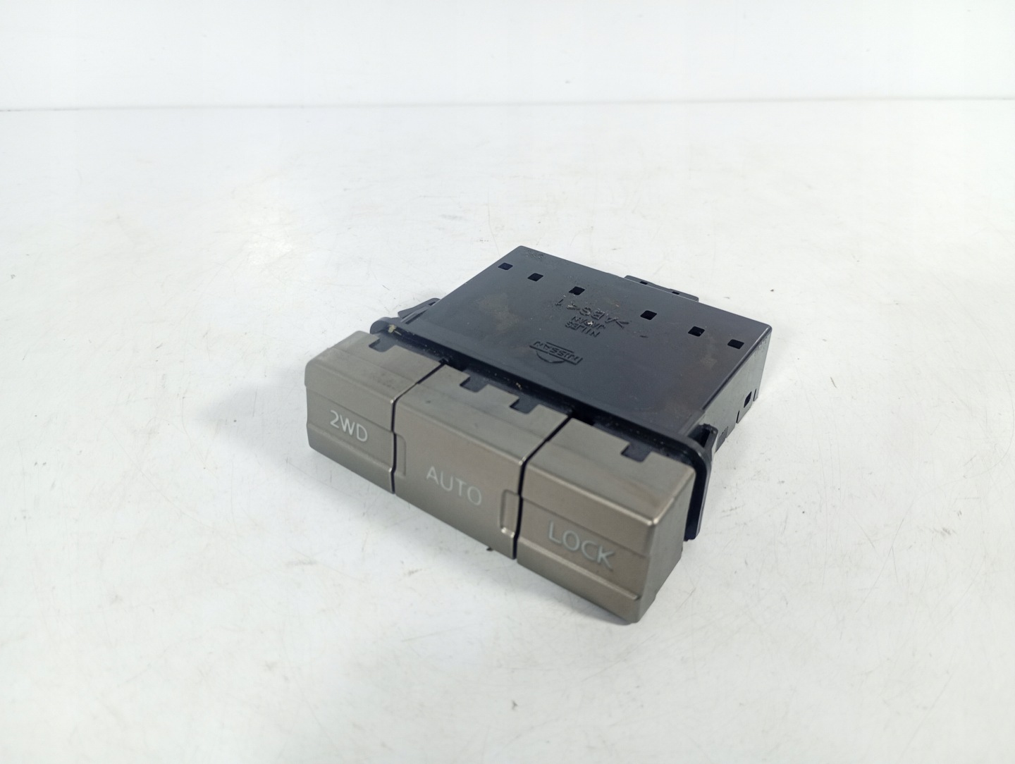 NIssan X-Trail T30 00-07 switch regulation switch transmission