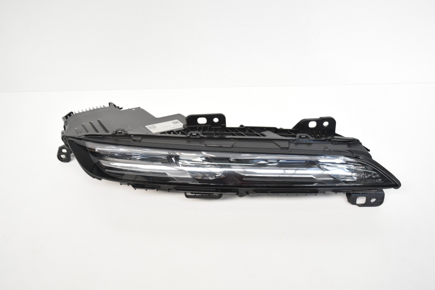 light right BMW 7 G70 i7 G70 CRYSTAL