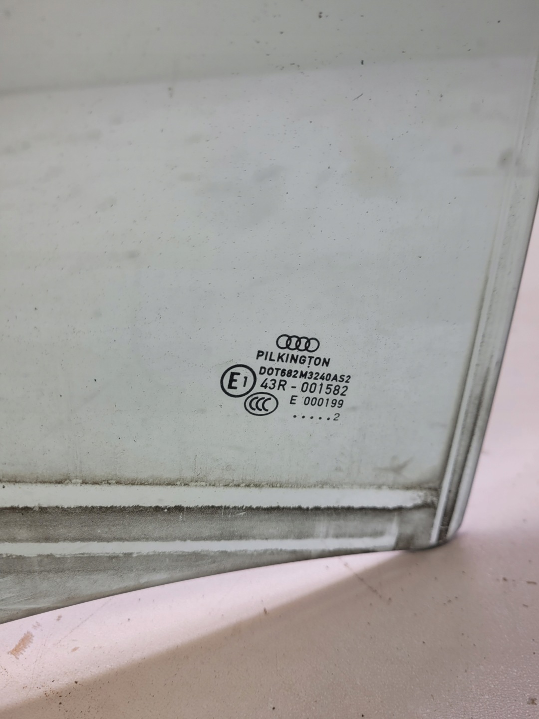 window side door right rear part AUDI A4 B8 sedan 8K5 2012 original !!!