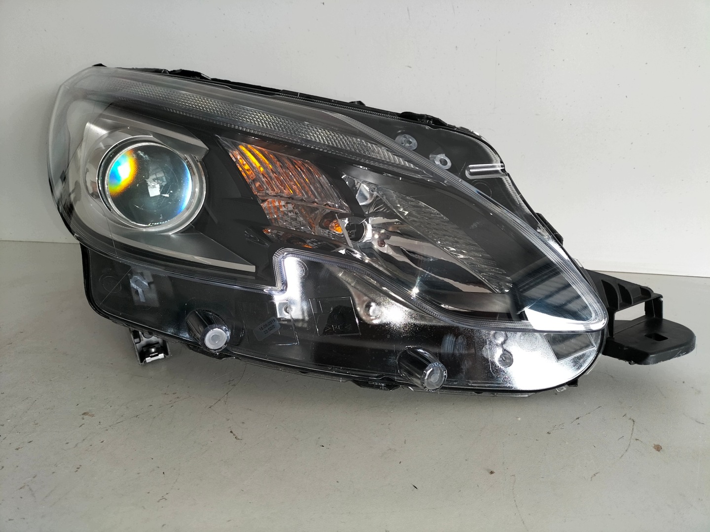 light front reflektor right PEUGEOT 2008 and LIFT 16-19