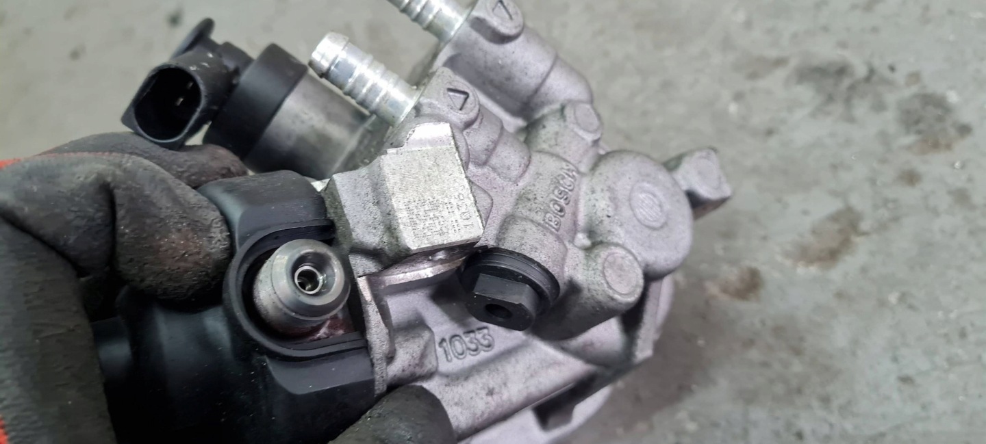 A4 B9 8W injection pump 2.0 TDI 04L130755D A5 8W Q5 80A