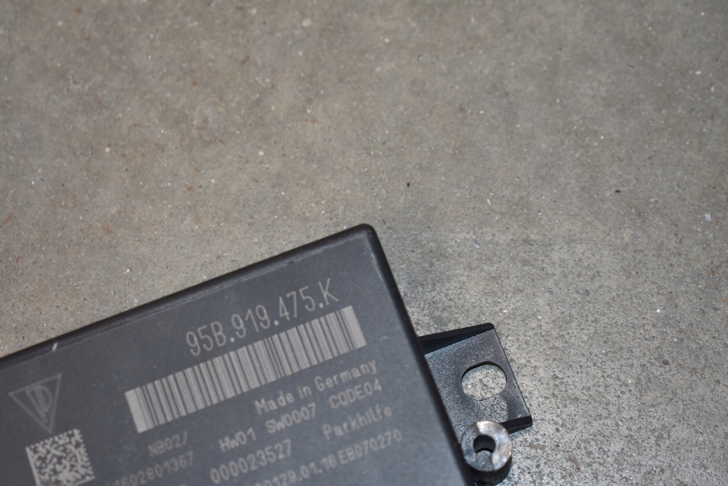 perfect condition module sensors PDC PORSCHE MACAN 1