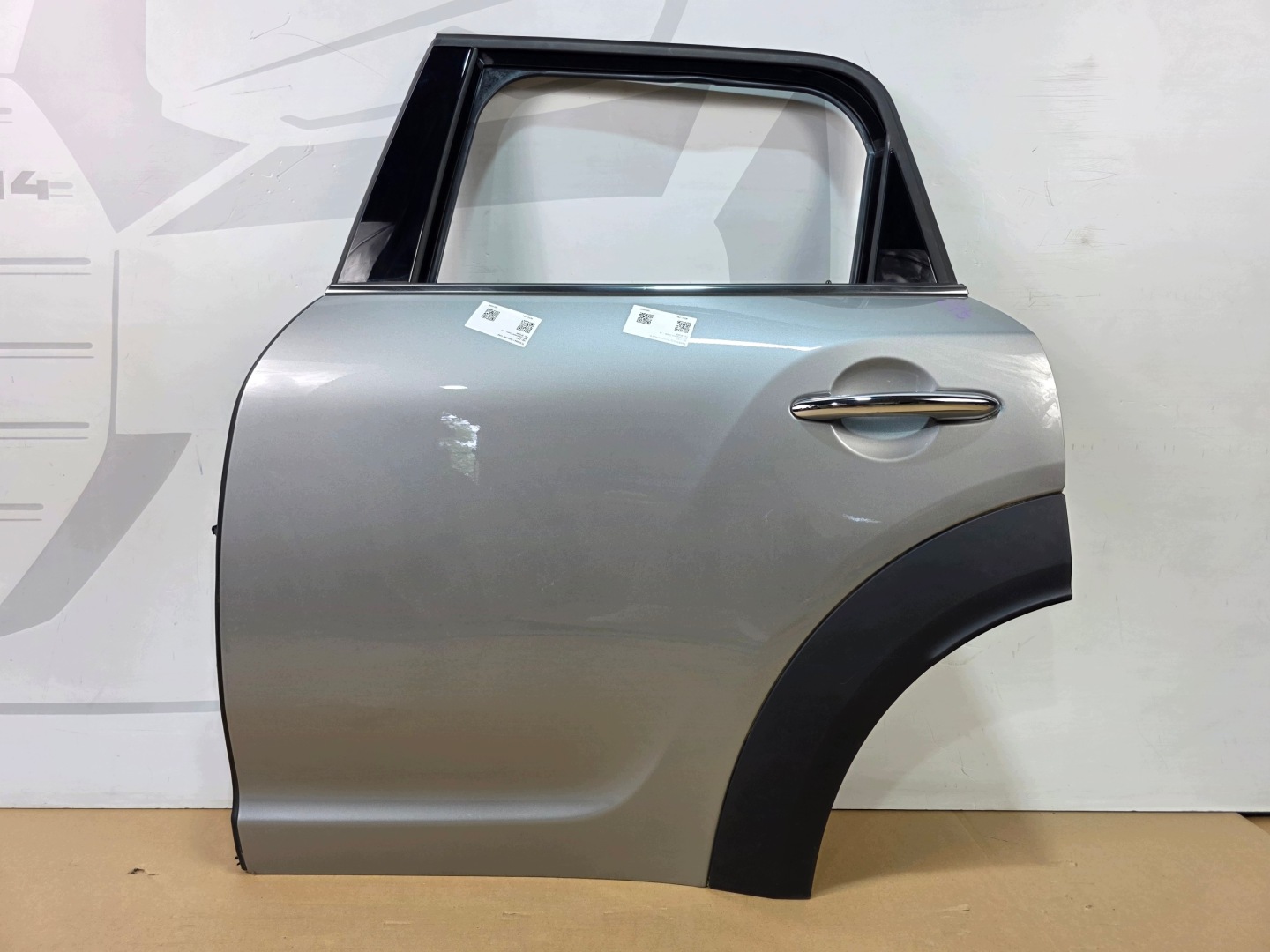 door left rear. MINI F60 C6B MELTING SILVER III METALLIC