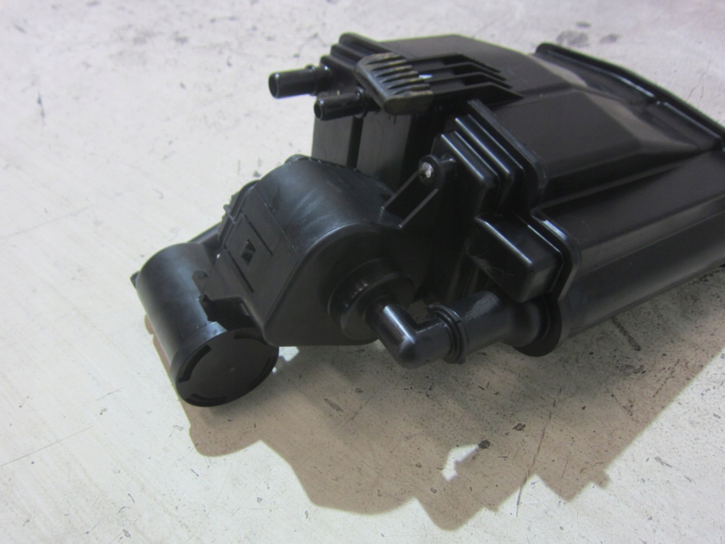 VOLVO XC60 II XC 60 2.0 T5 karbonski filter goriva Z WEGLEM AKTYWNYM 31465579