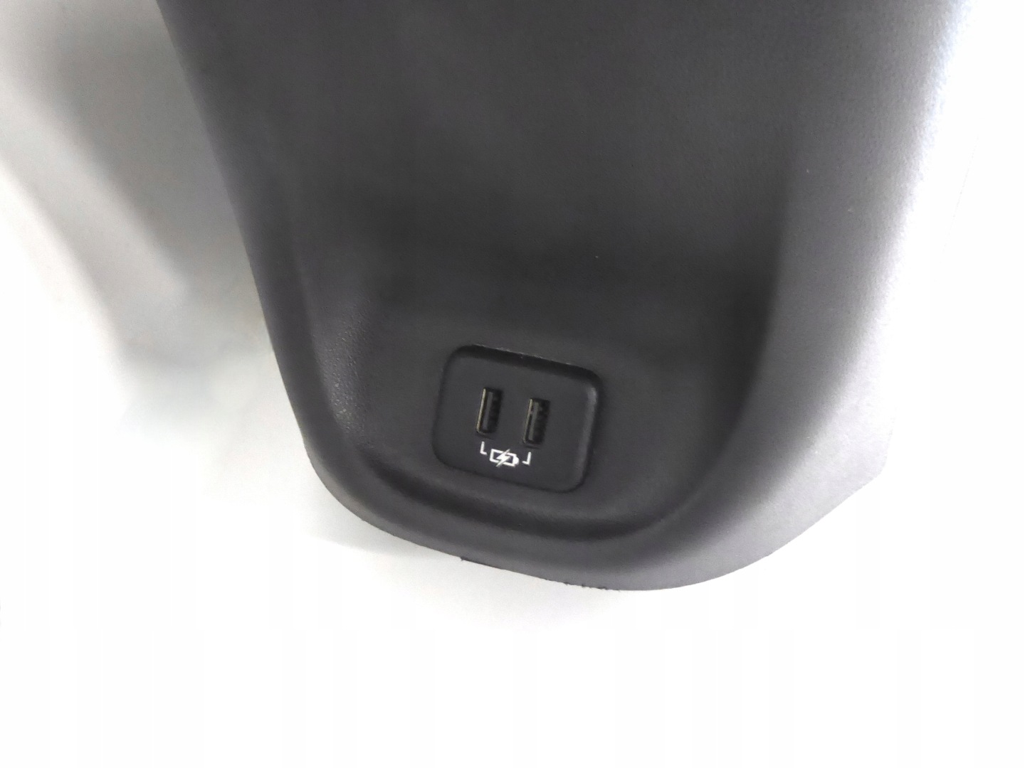 armrest TUNEL central USB OPEL INSIGNIA B