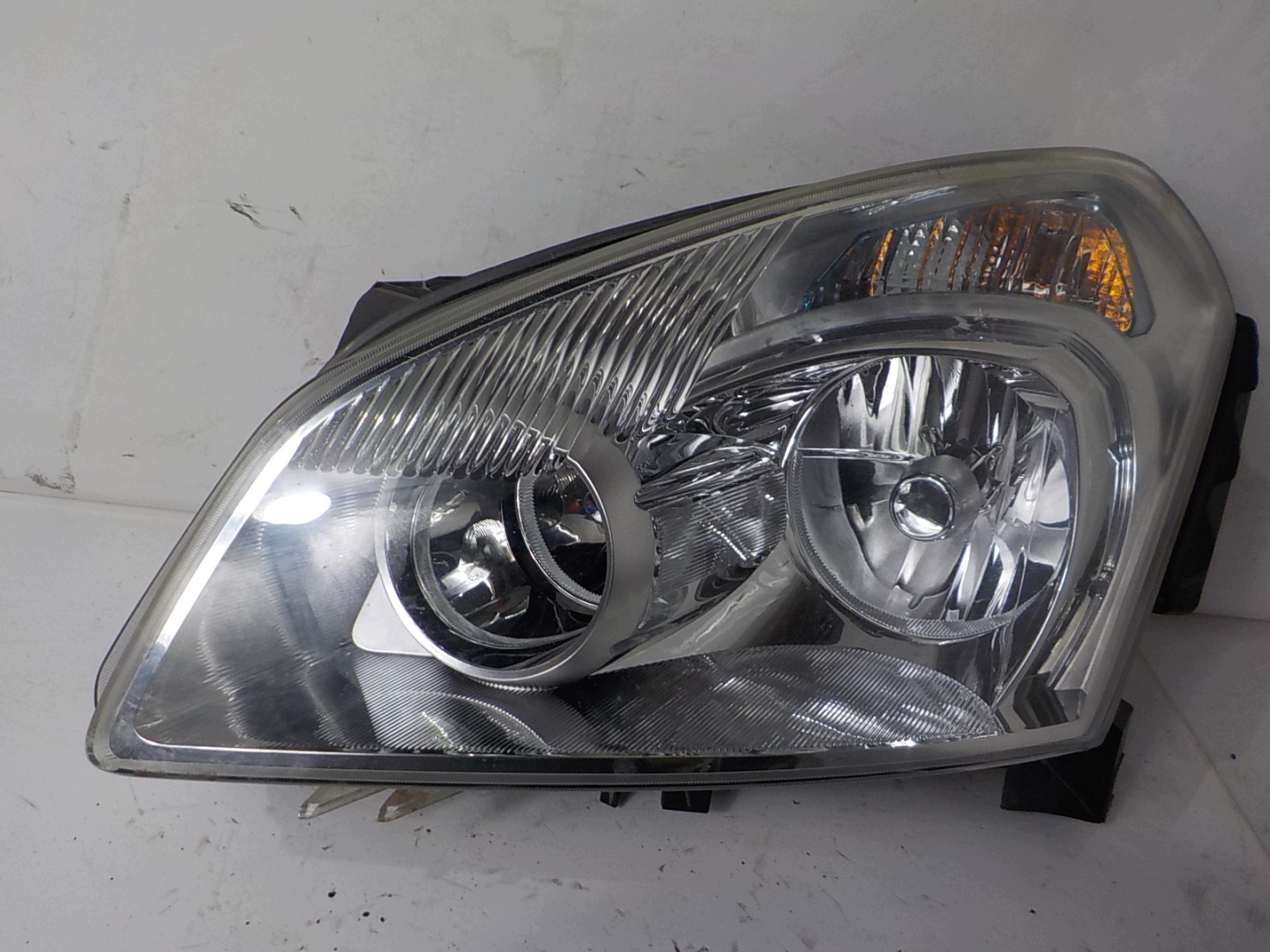 NISSAN QASHQAI J10 XENON light left front front UK