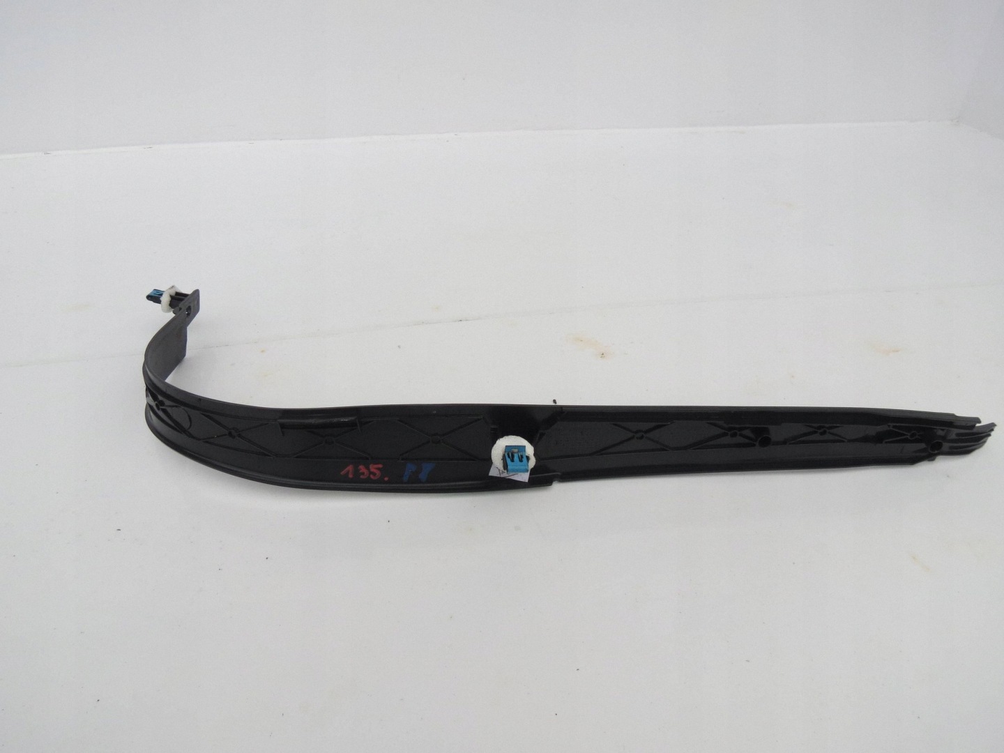 moulding cap threshold door right front VOLVO V60 2.0 D 120KM 30715888