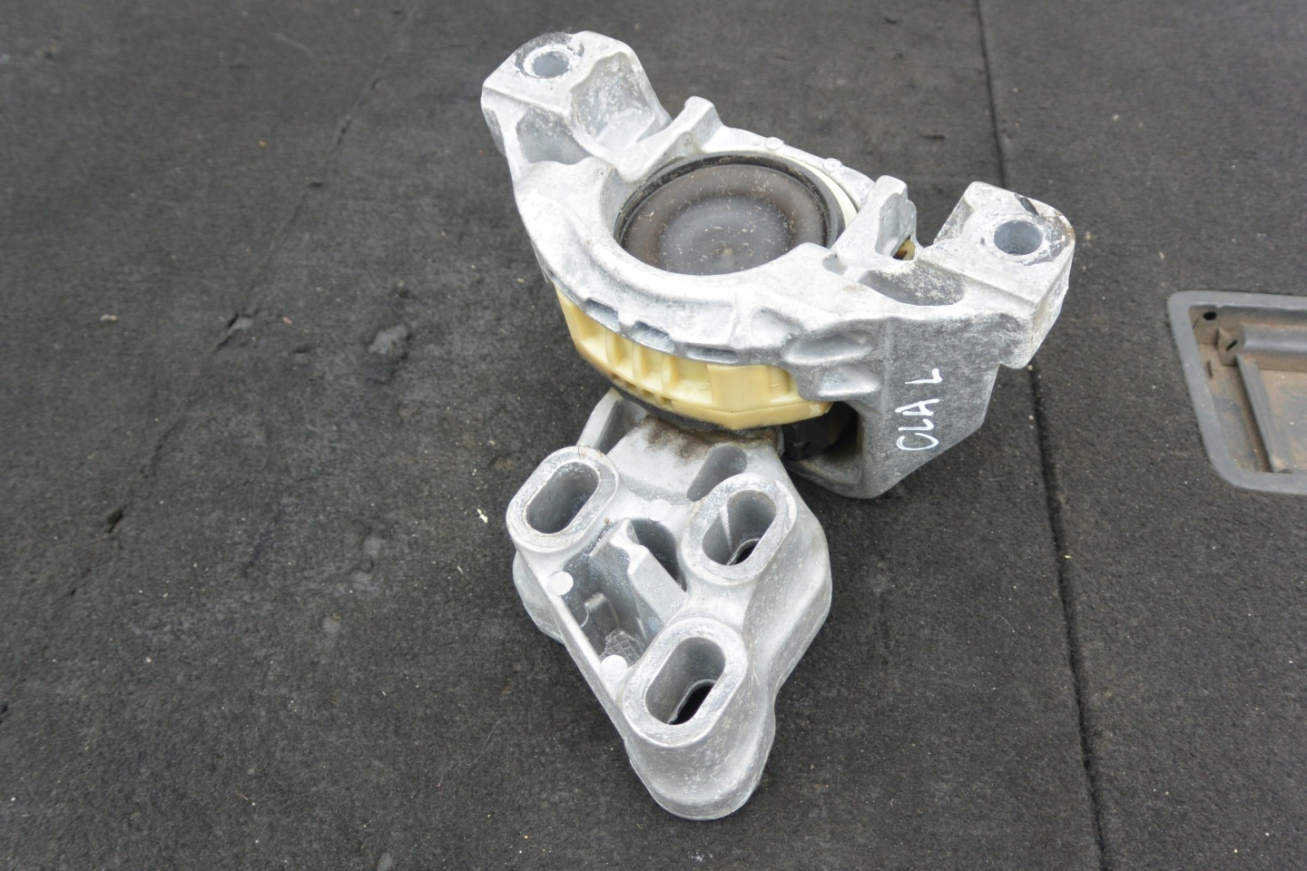 holder engine mount MERCEDES W246 W176 W156 GLA A B CLA W117 2.2 CDI