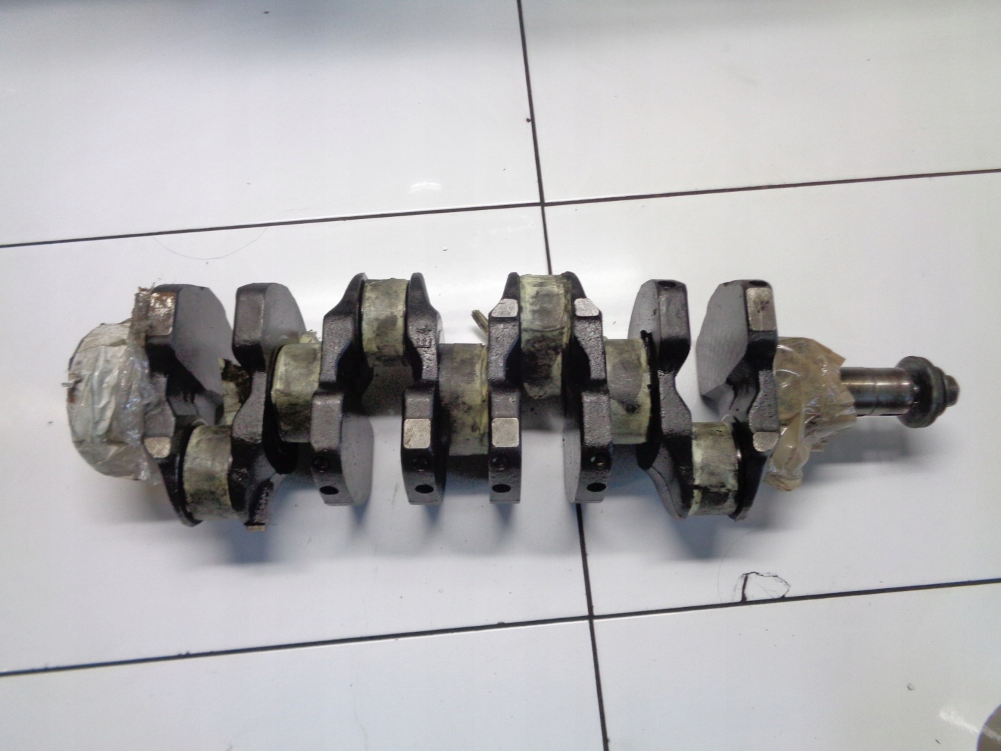 TOYOTA PREVIA 2.2TD crank Z PANEWKAMI