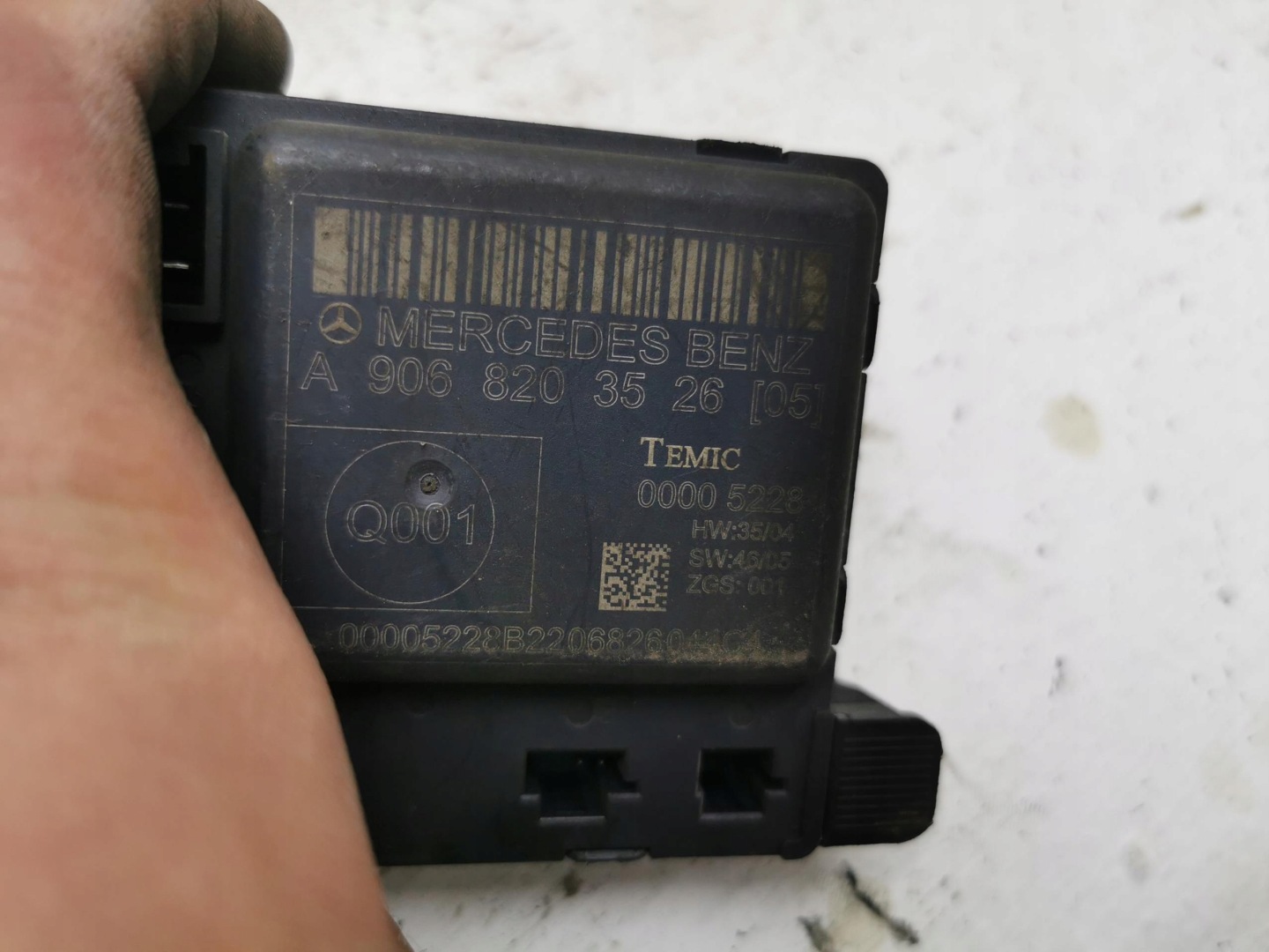 module door MERCEDES SPRINTER W906 A9068203526