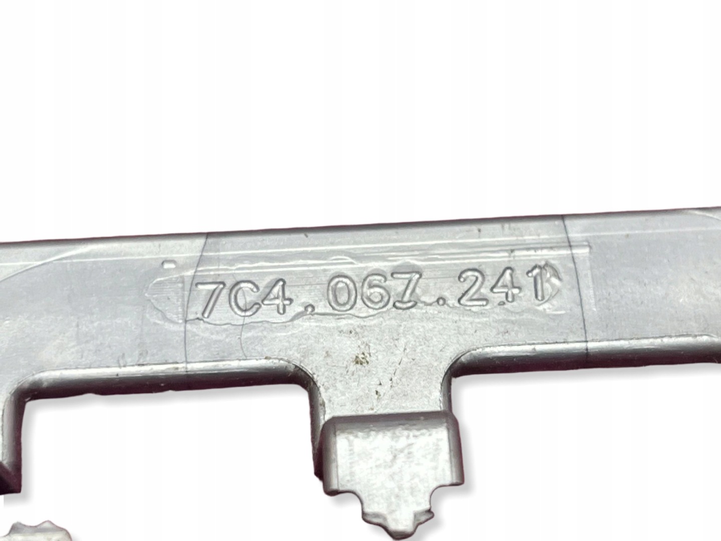 VW lower KLMKA bracket GRAND CALIFORNIA 7C4067241 !J