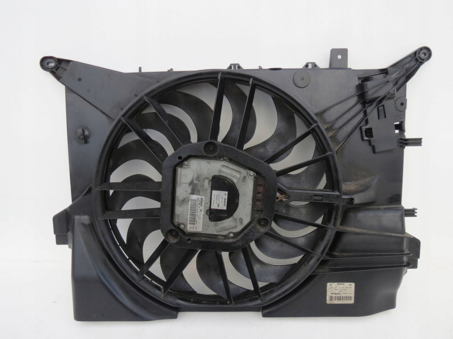 ventilátor VOLVO XC70 II CROSS AWD 2.4D 185KM 2000-2007r 30741144