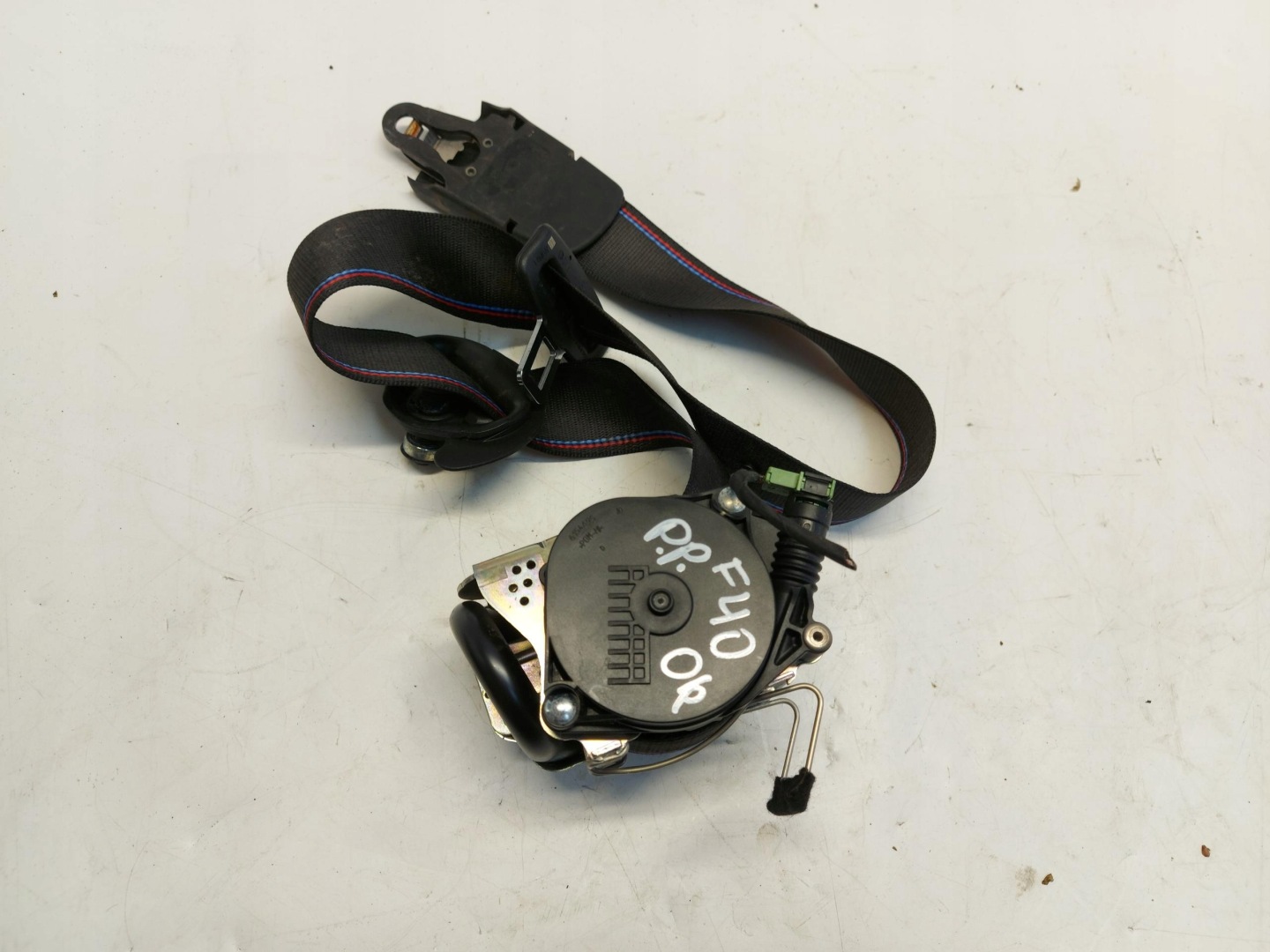 BMW F40 M135i tension belt safety right front m-packet