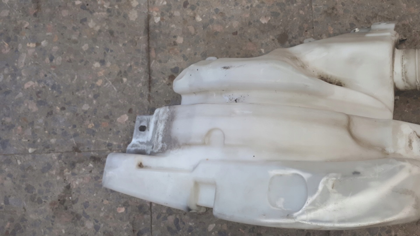Behälter PRLYNU Spritzdüse VW POLO 6N 6N0 955 45