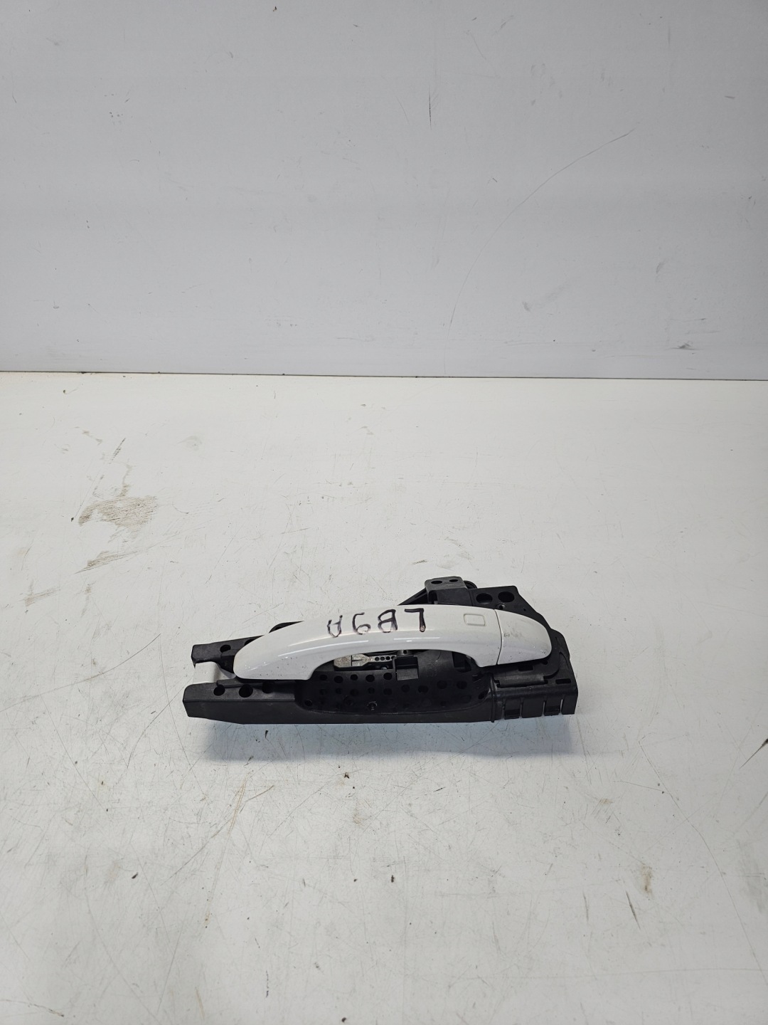 handle right AUDI A4 B8 A5 8T Q5 LB9A 8T0837886B