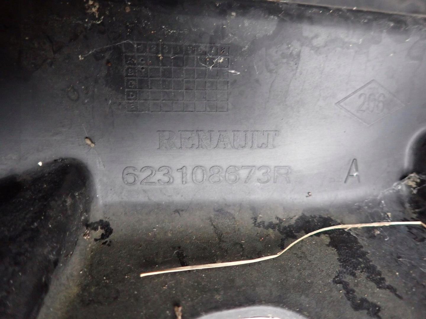 RENAULT TRAFIC III 3 14-19 grill grille