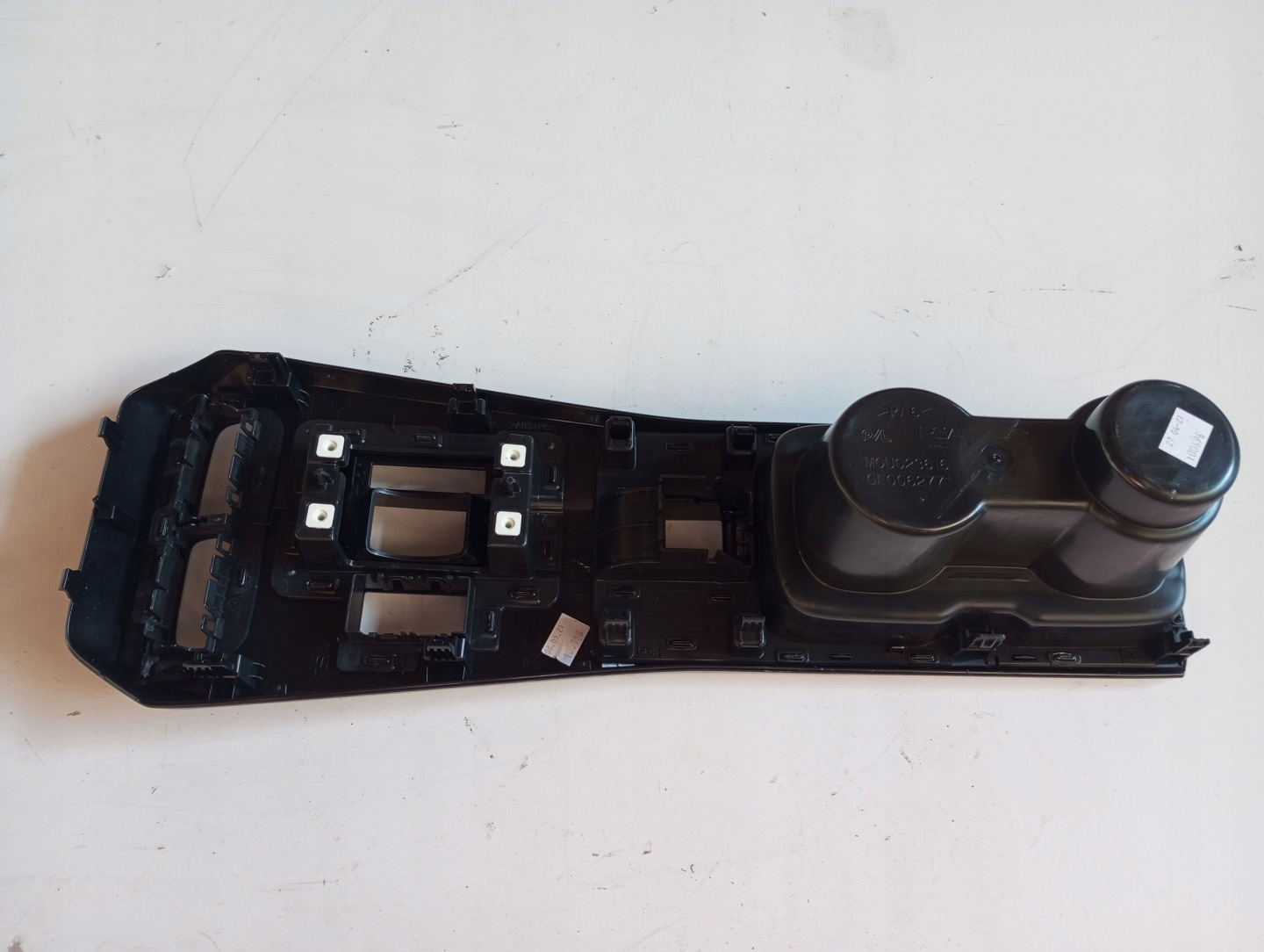 frame changes of the gear PANEL TUNEL OPEL MOKKA B 9835015380