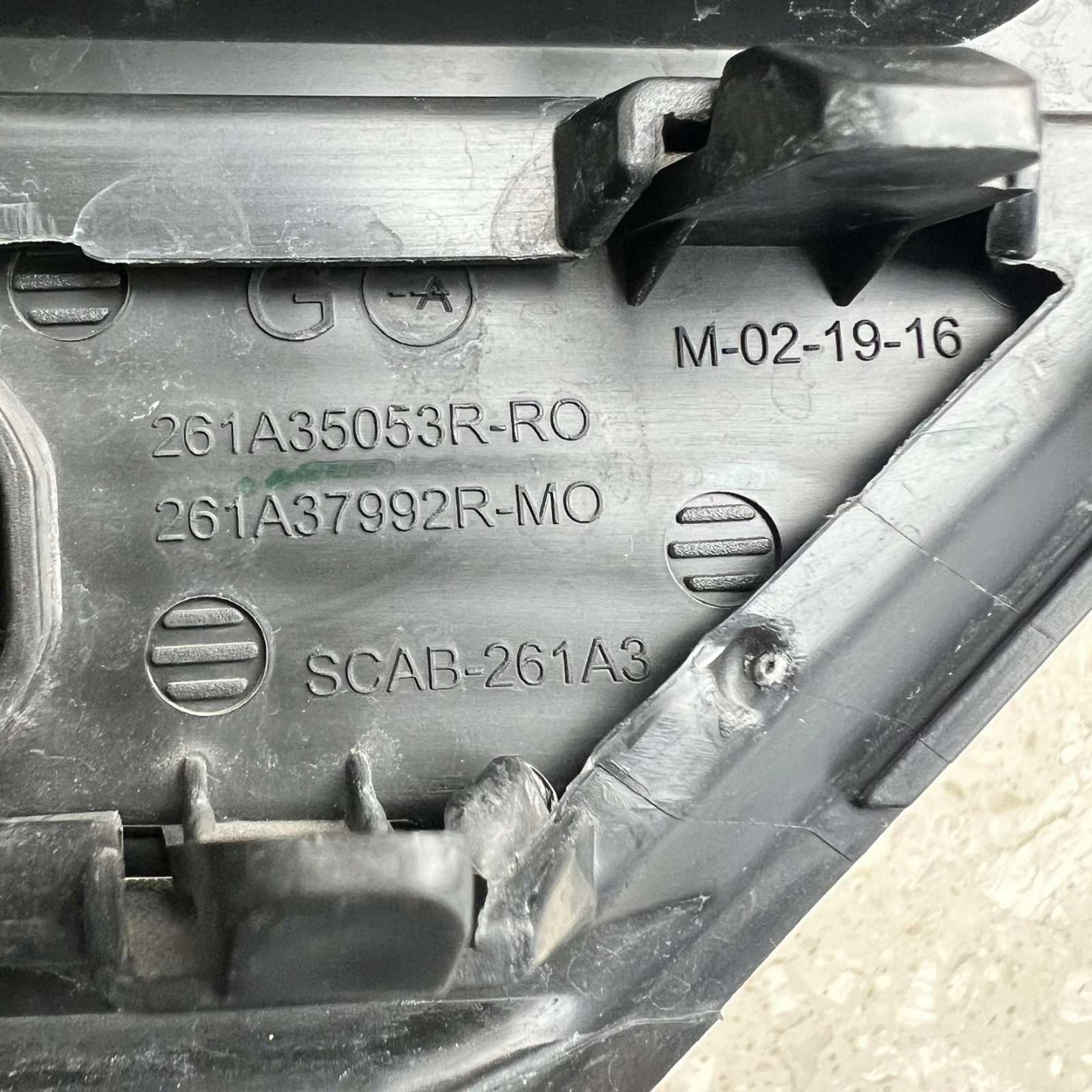 SANDERO III STEPWAY 2021-> grid left W bumper EAB-M261A31