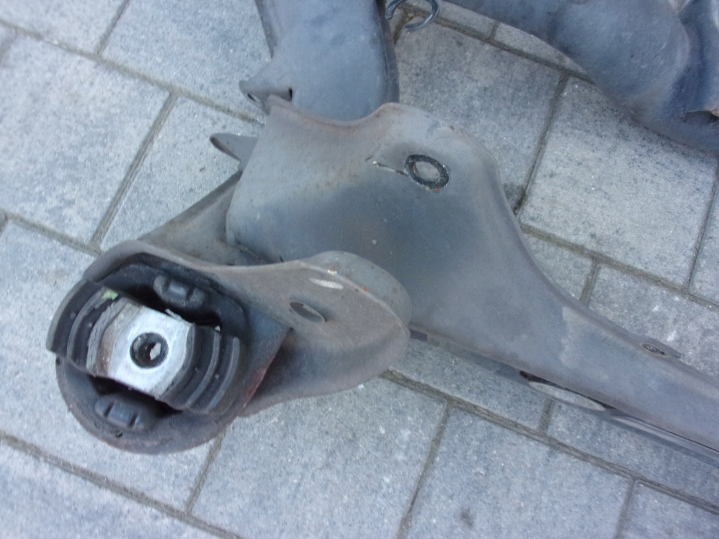MERCEDES R129 SL 500 axle beam sider rear springing A1293501508