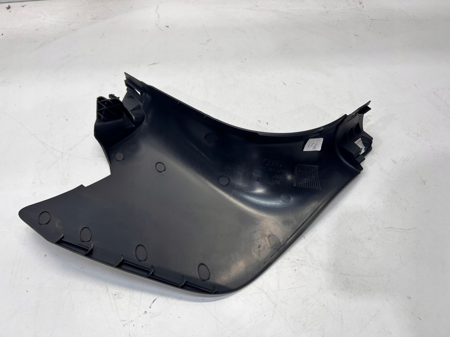 upholstery side SLUPKA left AUDI A3 8V3867271A