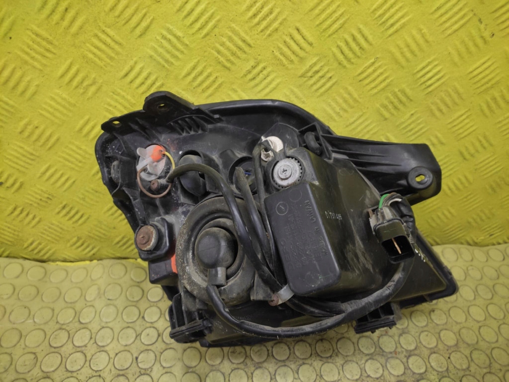 KIA PICANTO and REFLEKTOR light left front