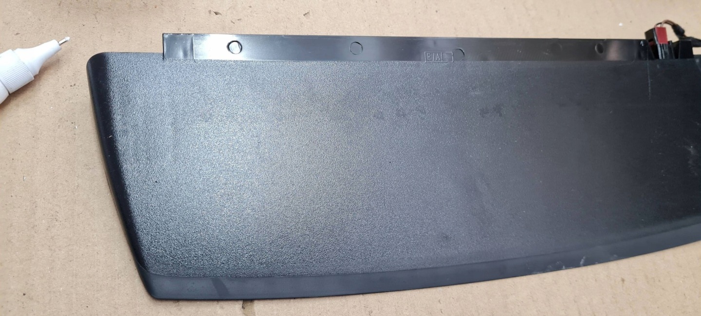 A4 B9 8W TRZECIE light STOP sedan 8W5945097A