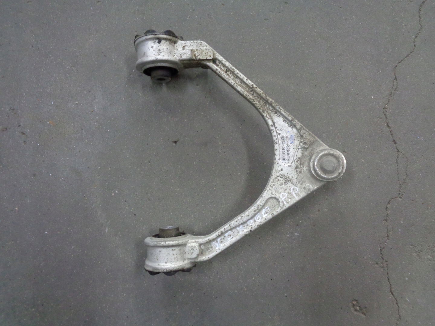 arm front left right JAGUAR XF II X260 2.0 D