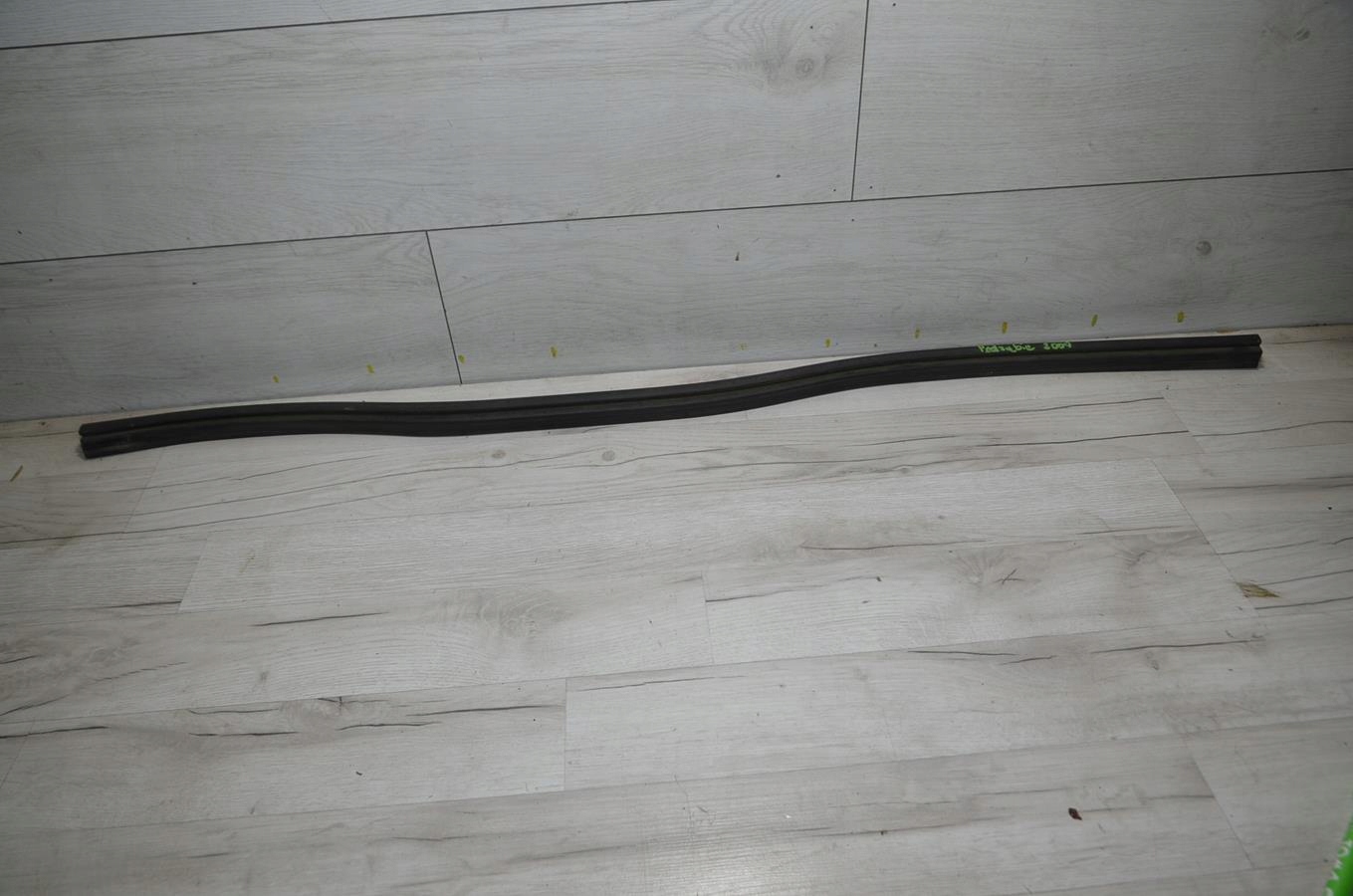 Joint Sous vitre Peugeot 2008 13r