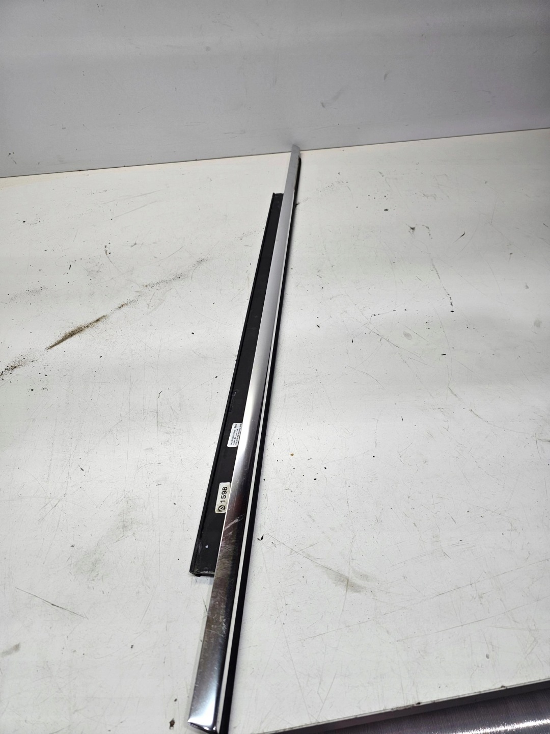 moulding CHROM door AUDI A4 B8 left front 8K0853283H