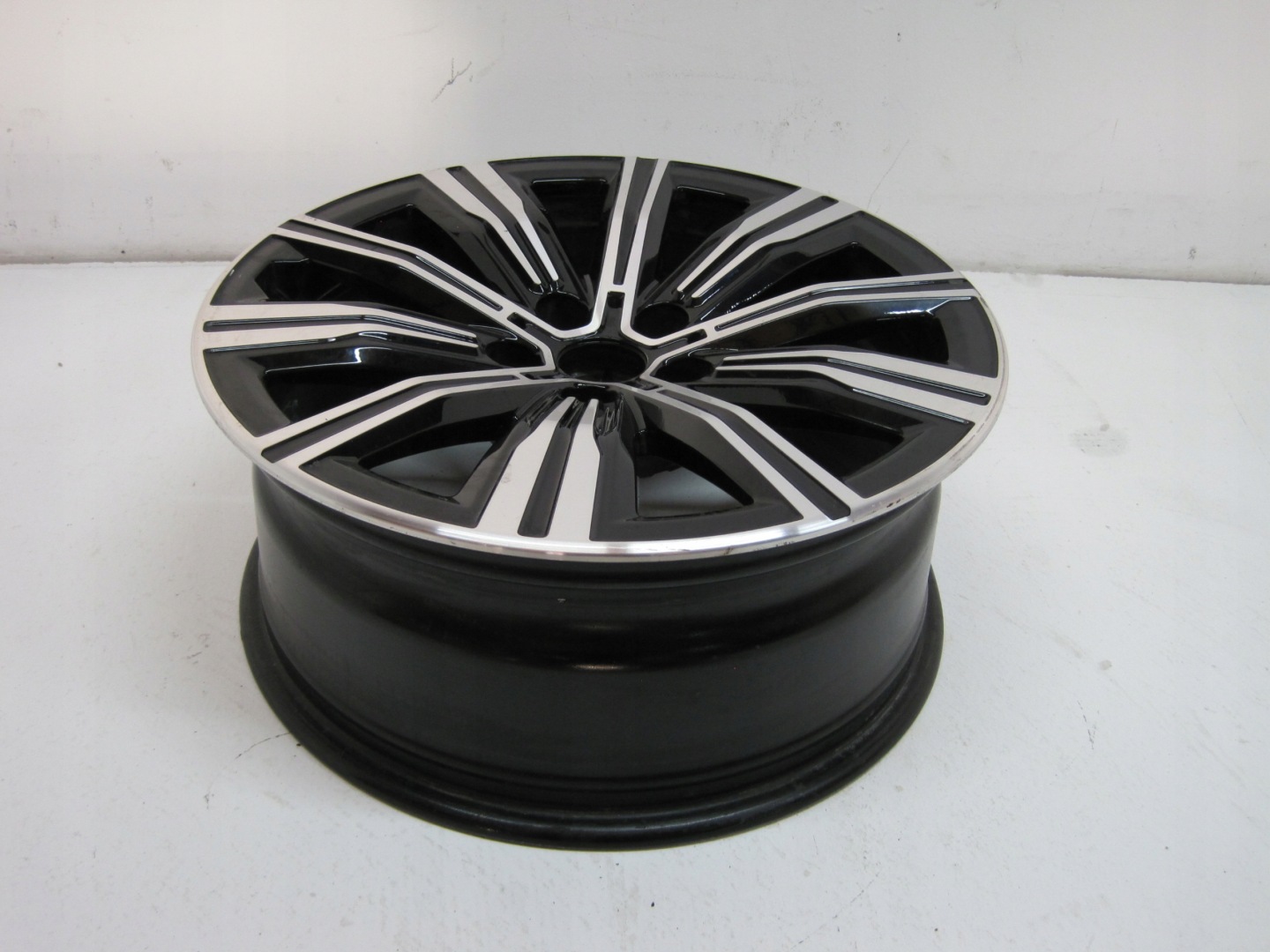 disk BMW G20 G21 R18 6883524 IS25