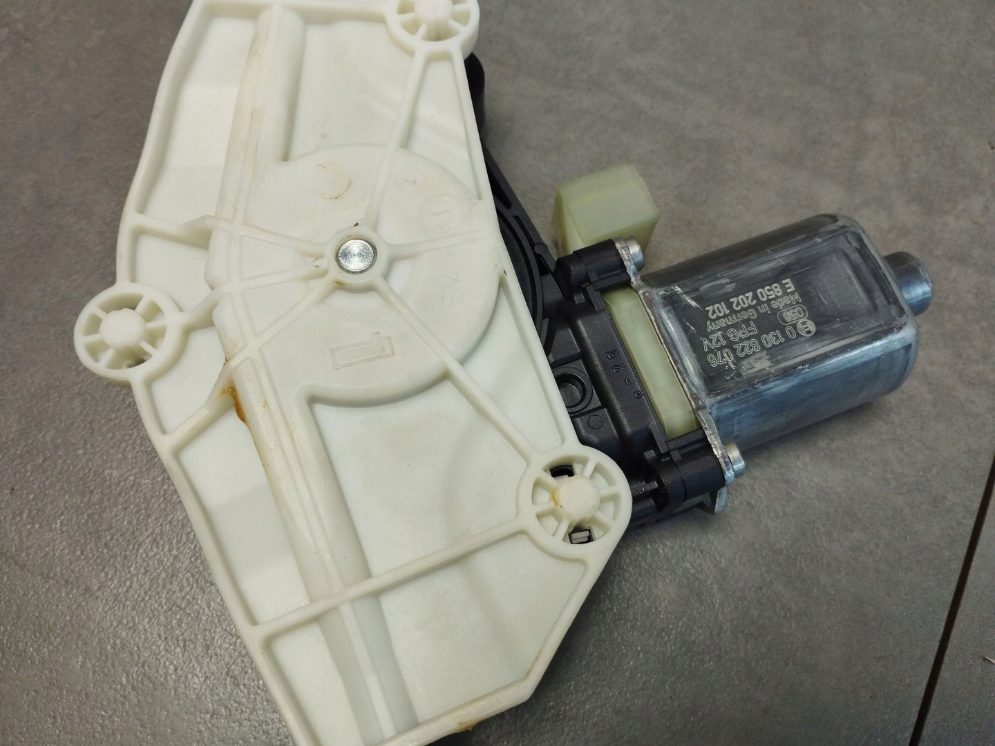 Volkswagen Touran III 2025 mechanism windows left front 5TA837461A