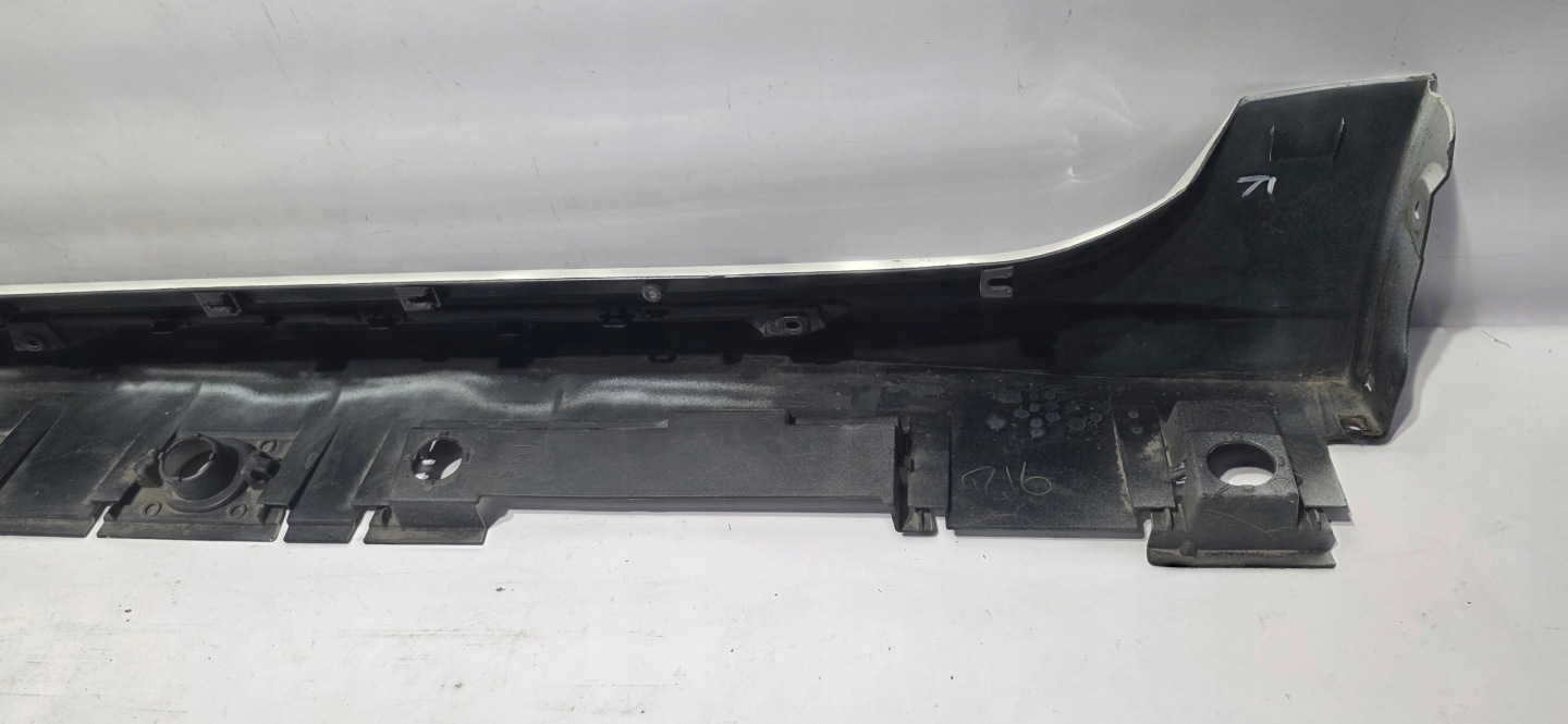 moulding threshold threshold right TOYOTA COROLLA E21 HB GR 19- 75851-YY020
