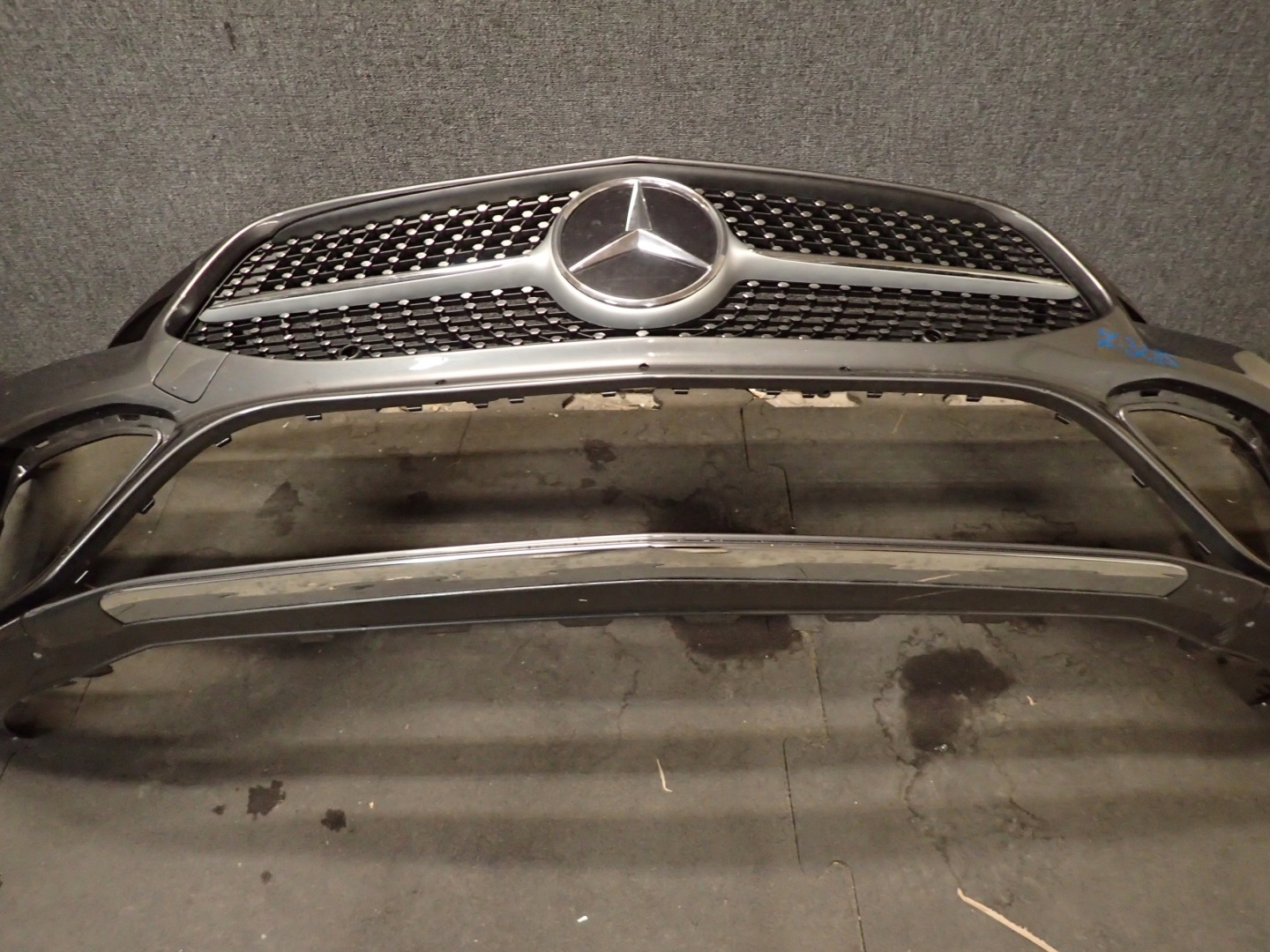 Stoßstange vorne MERCEDES CLA W118 AMG