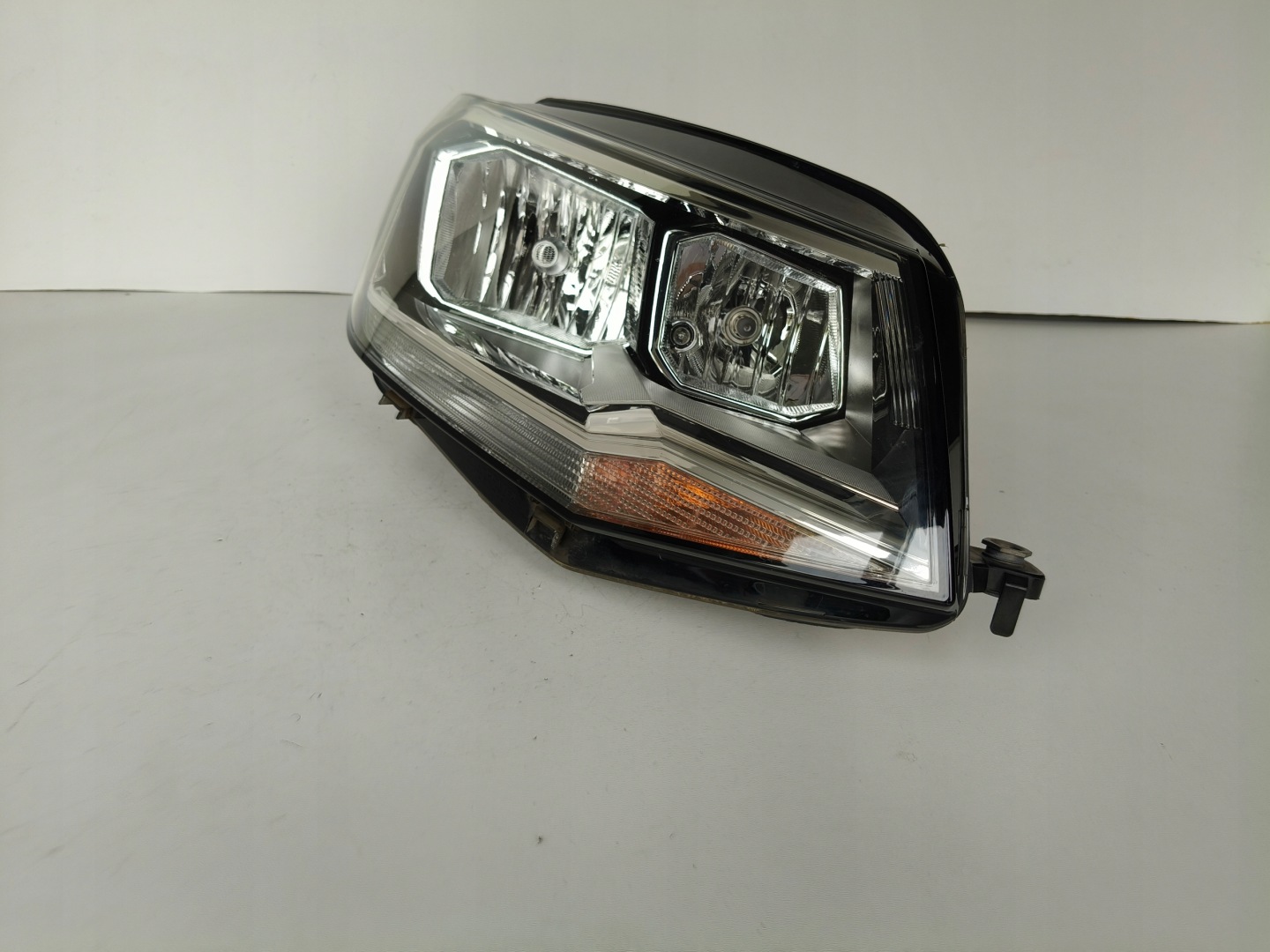 svetlo pravá REFLEKTOR VW CADDY 2K 2K5 15